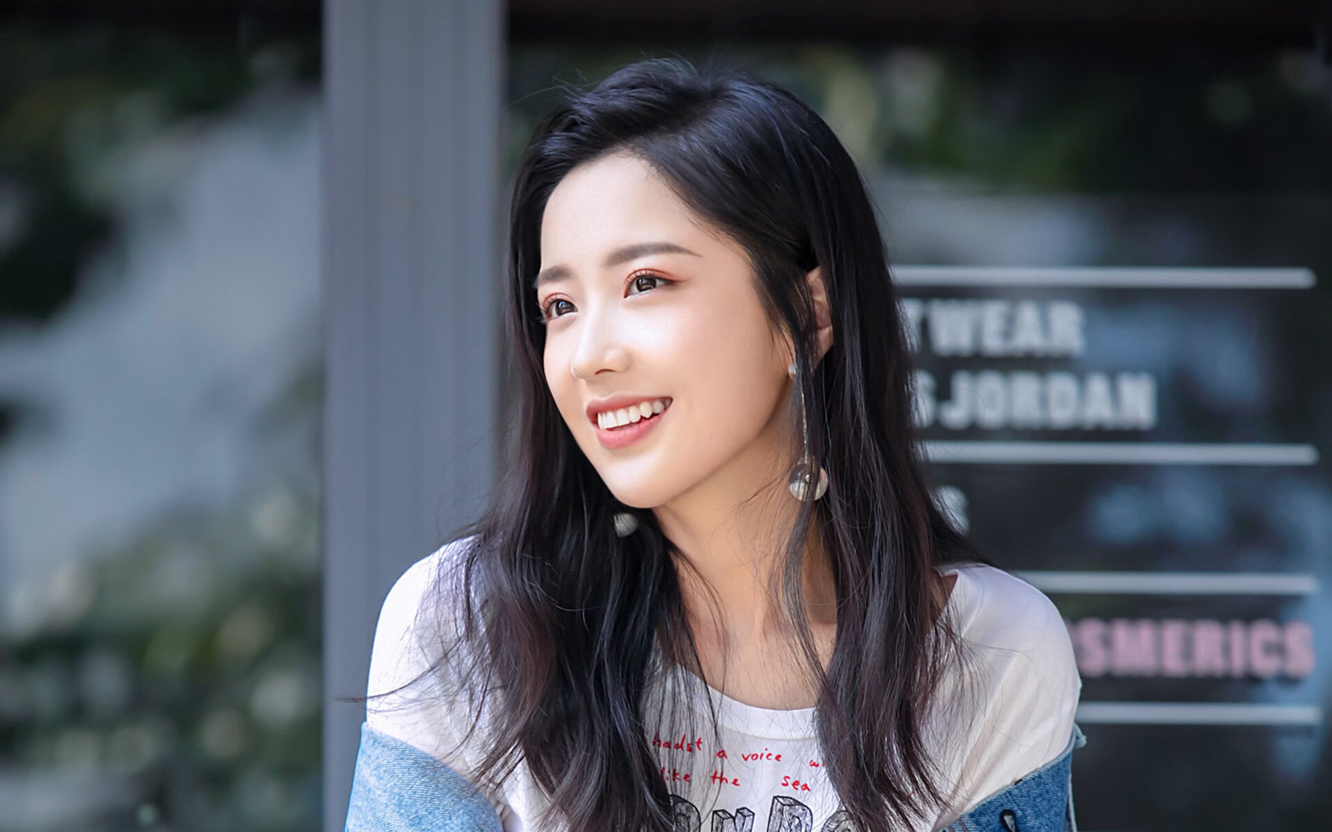 AC米兰-瑞典乒乓战术：团队协作与个人技术的完美融合，被誉为乒坛常青树的瑞典乒乓球选手