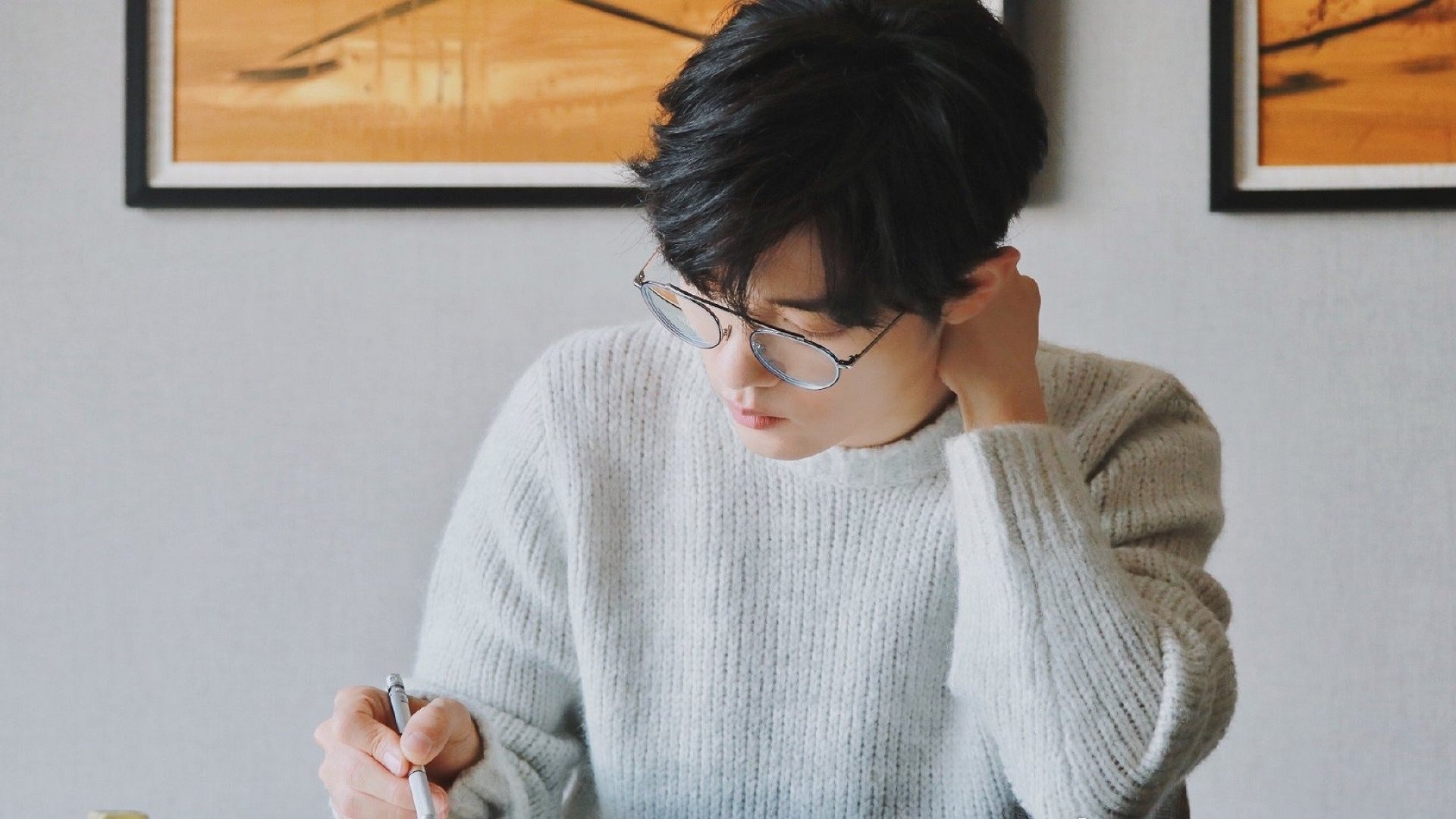 女子篮球注重培养控球后卫发展战术核心,篮球后卫控球训练