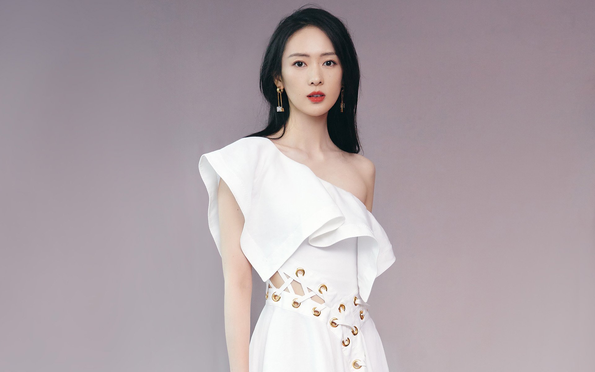 米兰体育-德甲比赛进入白热化：坚韧不拔的精神风貌，德甲热身赛