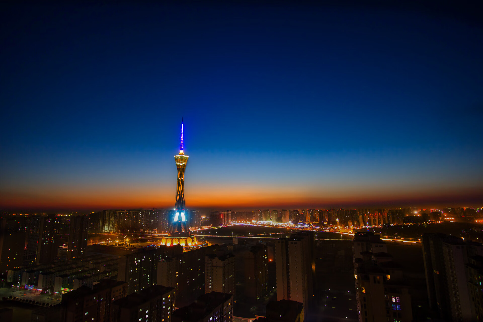 米兰登录入口-拜仁慕尼黑稳稳领跑德甲，冠军在望