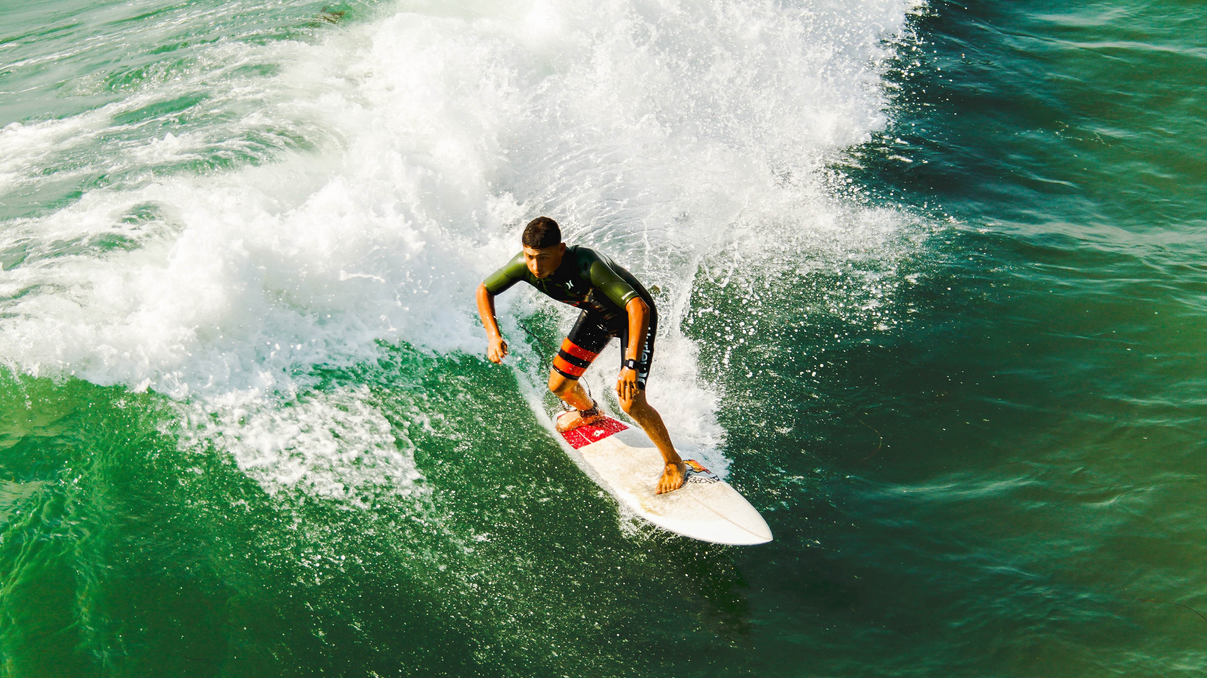 欧冠半决赛:巴黎首回合2比0完胜那不勒斯 姆巴佩助攻+造点