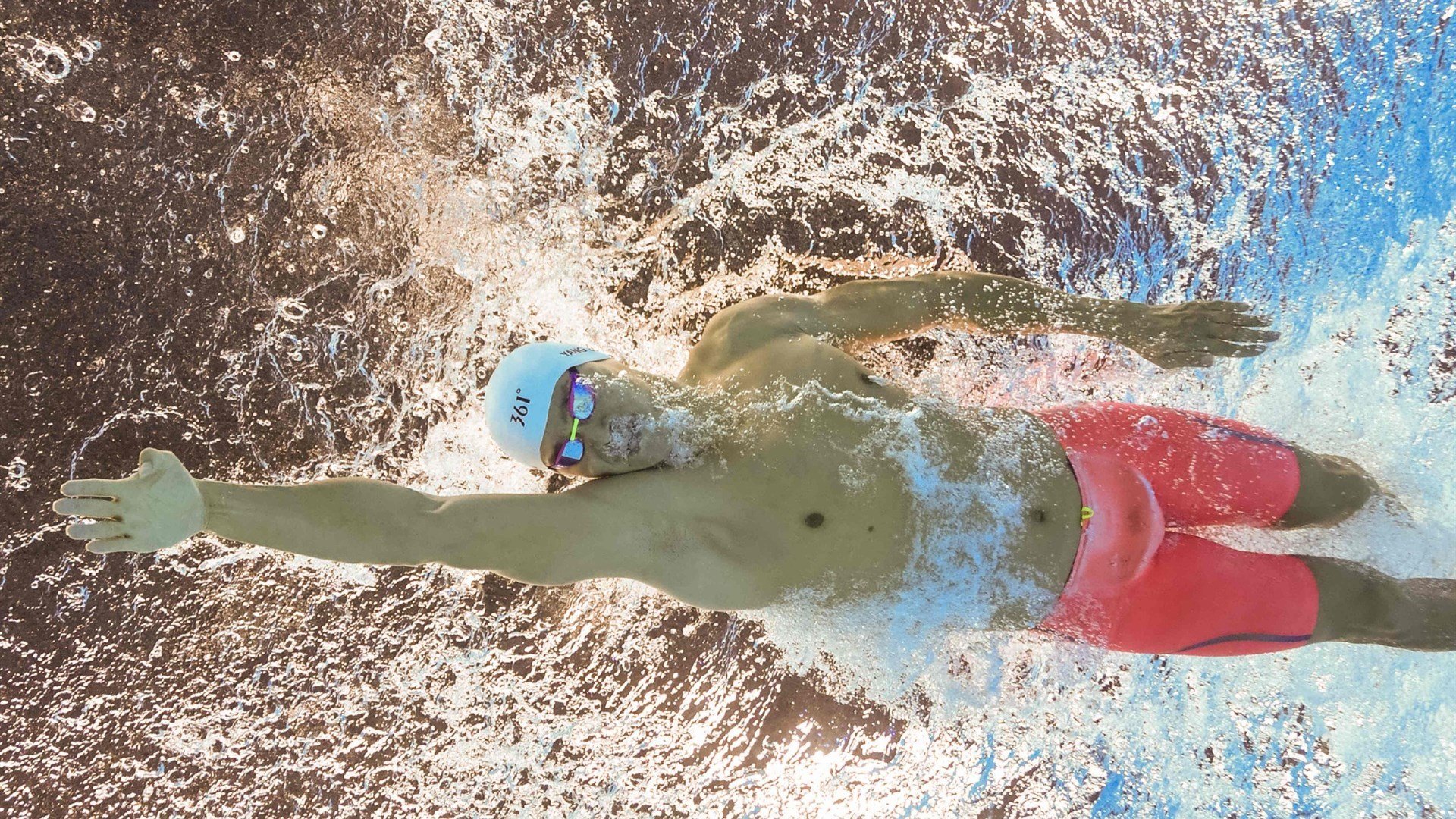 欧冠半决赛:巴黎首回合2比0完胜那不勒斯 姆巴佩助攻+造点